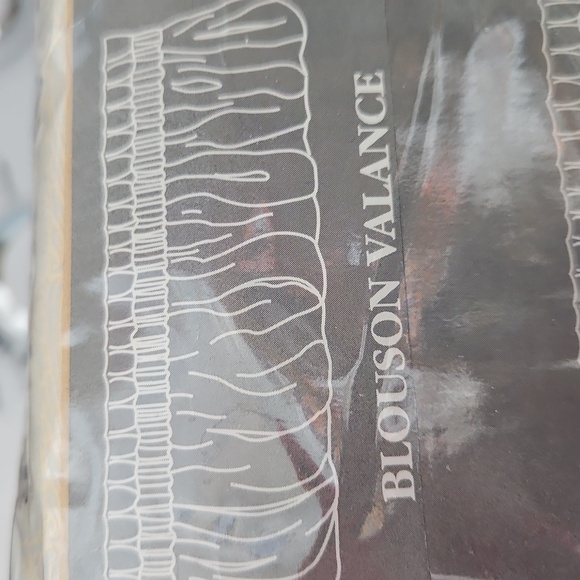 Burlington House Oxford Floral Blouson Valance 82 x 18 Made in USA Qty 1 NEW - Picture 5 of 5